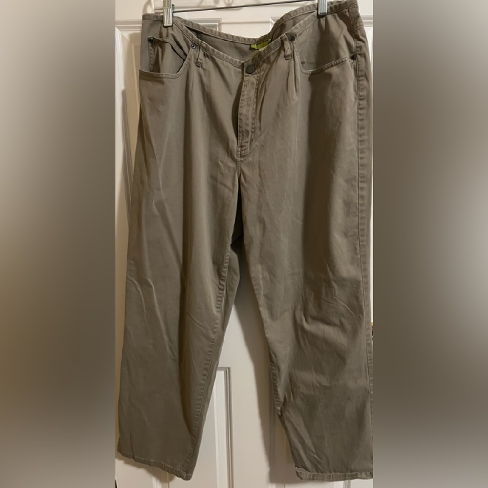 Preowned Sigred Olsen khaki pants. Size 16W